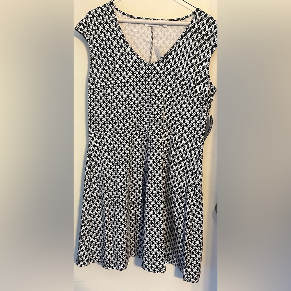 New York & Co size PXL black/white cap sleeve dress. NWT.